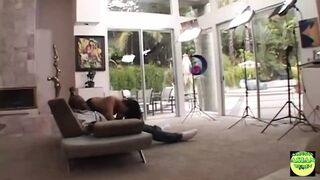 Thick Thai妓女wildly骑d大cock,射出Creamy Loads