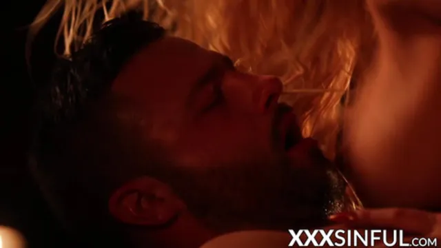 Hot oil slicked temptress enjoys deep penetration and oral😜 pleasure