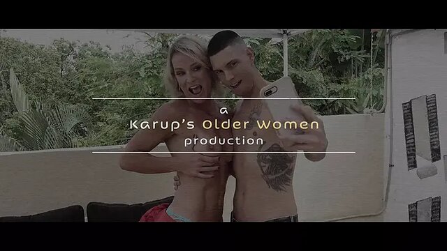 Mature blonde MILF gets her soaking bum poked on the kitchen counter