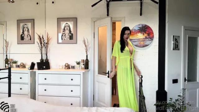 Hot milf takes big cock🌭 and gets cum on her face