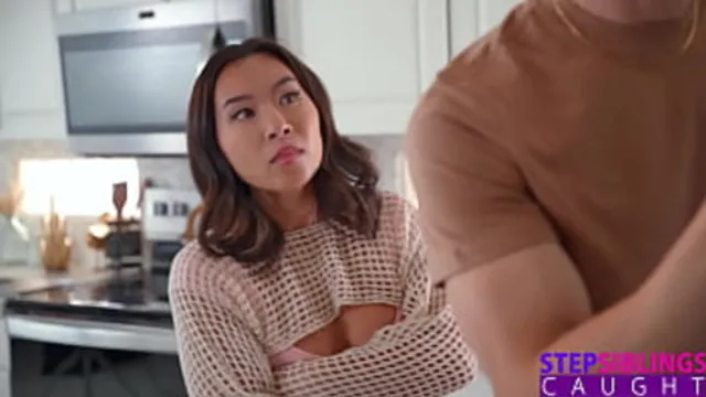 I crave ′Saucy Slayage′ as Bianca Bangs & Sawyer Cassidy unwrap ′Rudolf′s Red Nose Rendezvous′